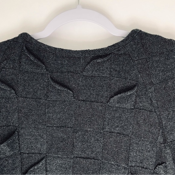 DRESS TO KILL JANE MOHR Charcoal Gray Asymmetrical Textured Sweater - Picture 6 of 10
